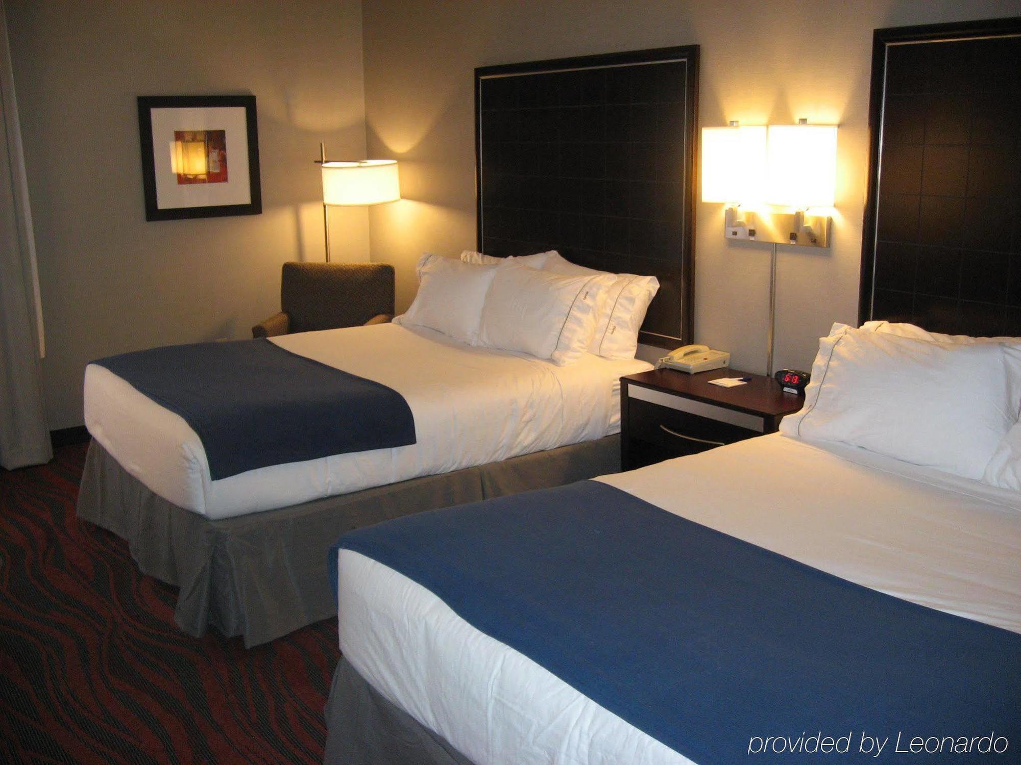 Express By Ihg Hotel 3*